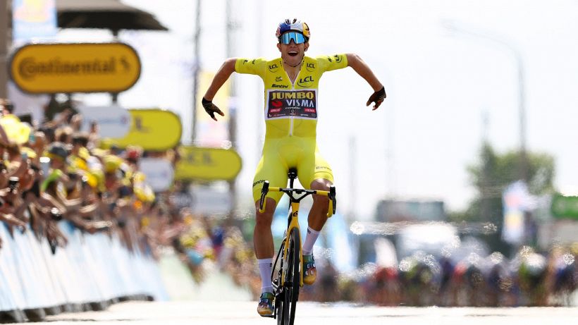 Tour de France 2022, Van Aert stacca tutti e consolida il primato