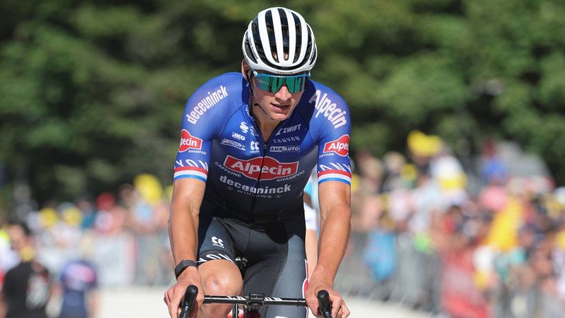 Giro delle Fiandre, van der Poel: "Pogacar superiore, ha meritato"