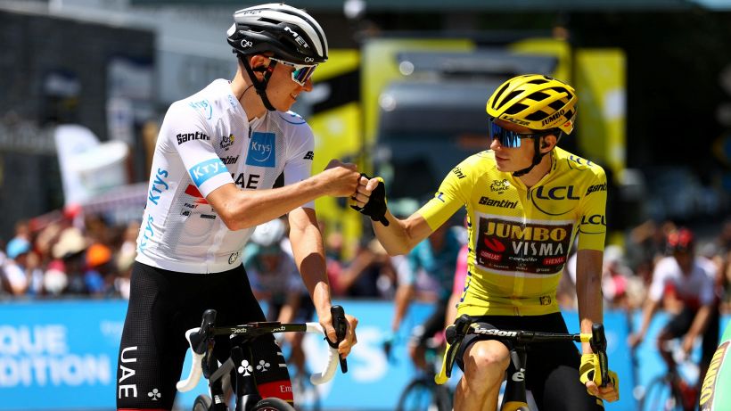 Tour de France, 18^ tappa: trionfo Vingegaard, che fair play con Pogacar