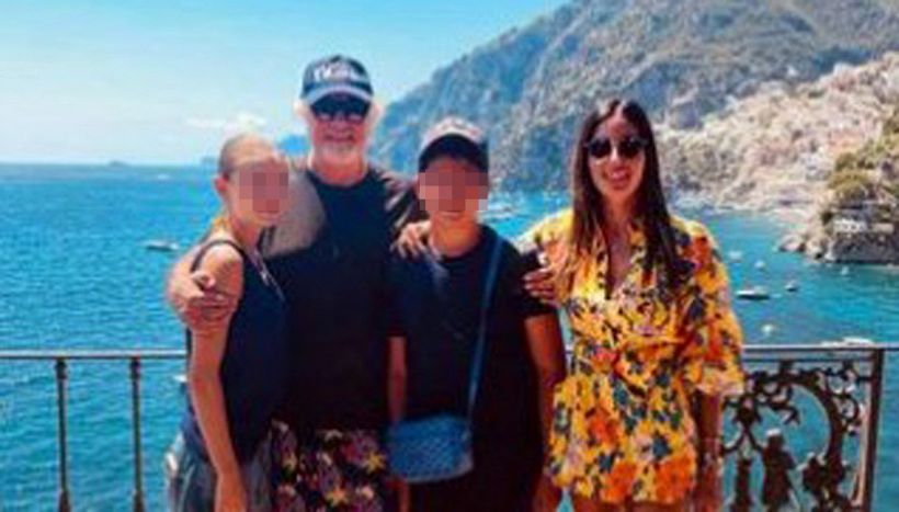 Flavio Briatore in vacanza a Capri: la foto di famiglia con Elisabetta Gregoraci e i figli, ritorno al passato