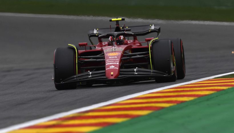 F1, qualifiche Spa: Verstappen primo ma in pole c'è la Ferrari di Sainz