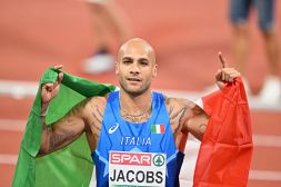 Marcell Jacobs oro agli Europei: il gesto polemico dopo la vittoria, guarda le foto
