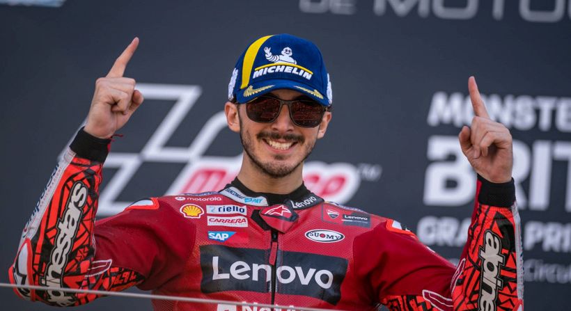 MotoGp, Francesco Bagnaia trionfa e fa una dedica speciale