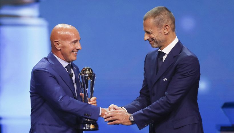 Premio UEFA a Sacchi, il discorso scatena i tifosi: Bordata ad Allegri?