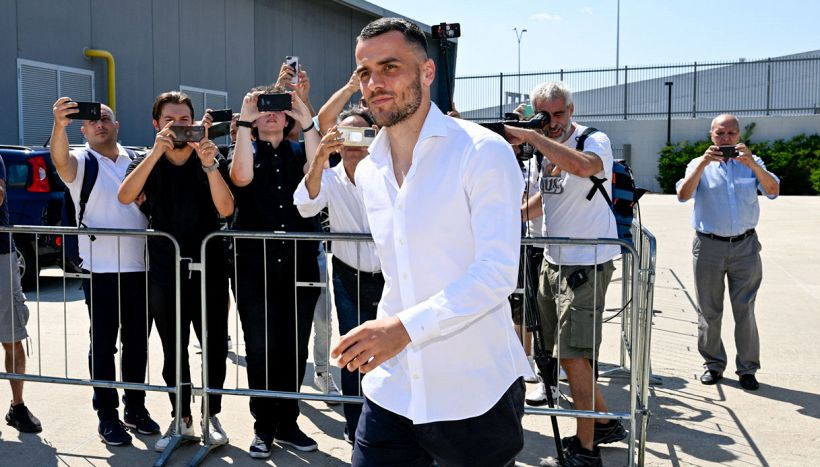 Juventus, svolta tattica con Kostic: come cambia il mercato