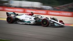 F1, Hamilton: "Un secondo e 8 dalla Red Bull è un calcio nei denti"