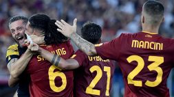 La Roma aggancia Napoli e Inter: battuta la Cremonese