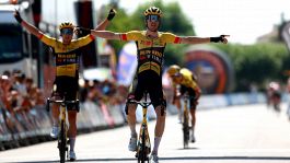 Vuelta a Burgos, una caduta decide la seconda tappa. Vince Roosen