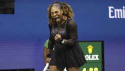 Serena Williams, la prima grande notte agli Us Open si tramuta in una celebrazione ma la campionessa tentenna