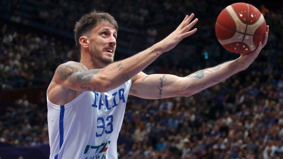 Polonara alla Virtus: il pelide Achille firma con Bologna. Hines rinnova con l'Olimpia