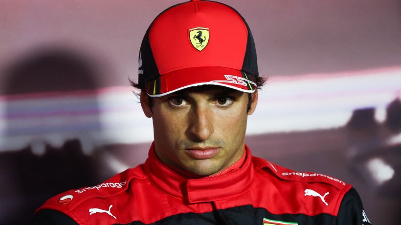 Ferrari, Sainz rompe il silenzio su Leclerc, duro sfogo con la scuderia
