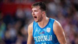 Nba, Mavs: è solo una lieve distorsione per Doncic