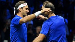 Tennis, Federer spiega il significato della stretta di mano con Nadal