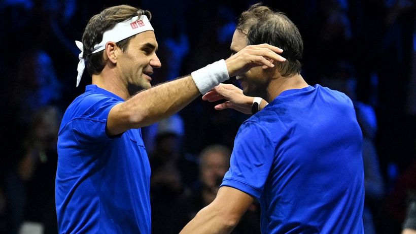 Tennis, Federer spiega il significato della stretta di mano con Nadal
