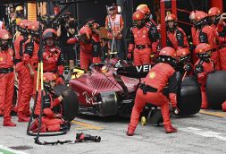 Crisi Ferrari: allarme incendio, che spavento. Svelato retroscena sul pasticcio in Olanda
