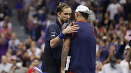 US Open 2022, Medvedev abdica: addio numero 1, Kyrgios ai quarti