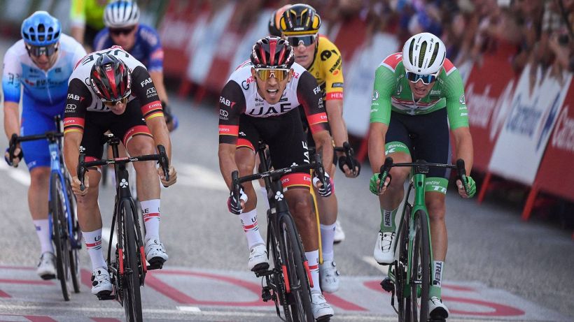 Vuelta Espana: Molano vince a sorpresa l’ultima tappa, a Evenepoel la generale