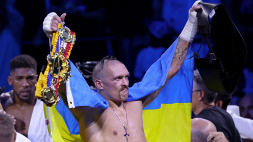 Usyk dalla boxe al calcio: il campione del mondo dei pesi massimi giocherà nella serie A ucraina