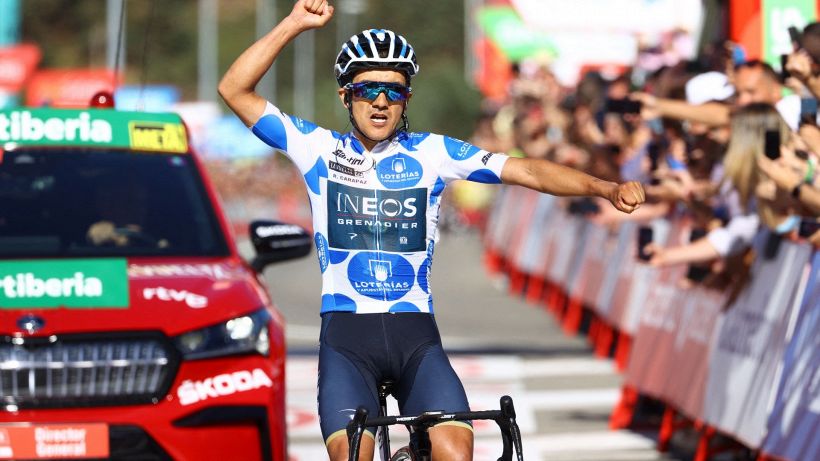 Vuelta di Spagna. 20° tappa: vince Carapaz, Evenepoel ancora leader