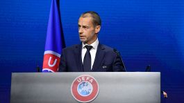 Champions, dall’Uefa niente sanzioni al Barcellona: cosa succederà alla Juve?