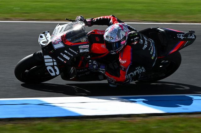 MotoGP, brivido per Espargaro al GP d'Australia: sfiorato un disastroso contatto con un wallaby