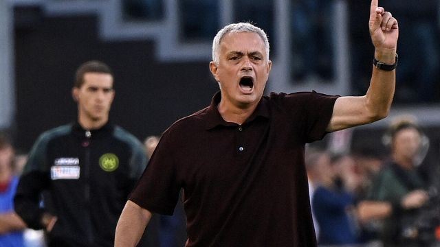 La lentitud del Roma-Betis, Mourinho acertó al quejarse del árbitro
