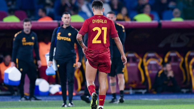 Dybala infortunato e scontento: l'addio alla Roma dipende da Mourinho