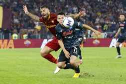 La Roma resta a secco, passa il Napoli: il dato che fa infuriare i tifosi giallorossi