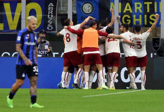 La Roma sbanca San Siro, il web giallorosso ai piedi del suo Re