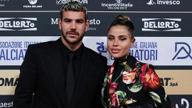 Theo Hernandez, nuovi inquietanti dettagli sulla rapina in villa: Zoe Cristofoli strattonata e minacciata da 4 uomini armati di pistola