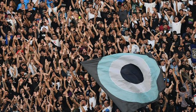 Napoli, a Francoforte frasi razziste contro i tifosi azzurri: spunta il video di un ferito