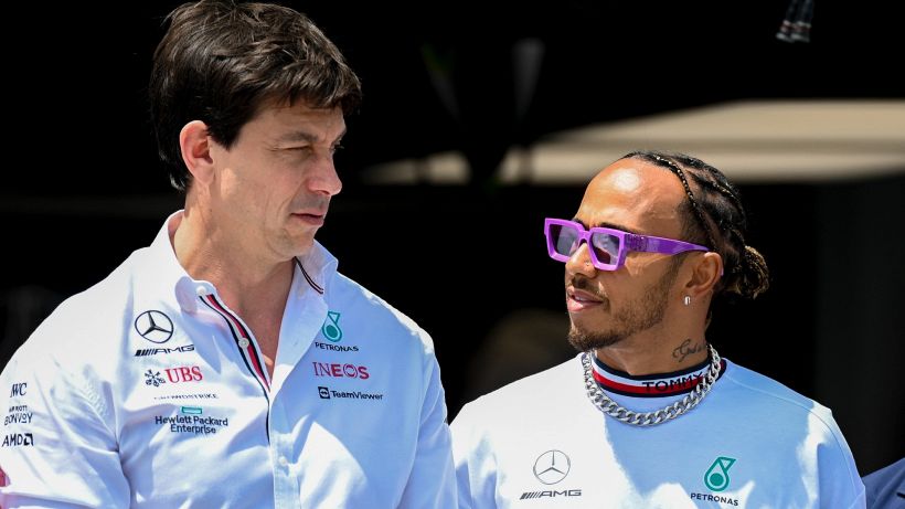 Hamilton alla Ferrari: Wolff non ci sta e nega tutto, resta in Mercedes
