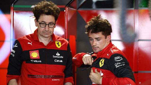 Ferrari, Leclerc öppnar utan bromsar i farväl till Binotto