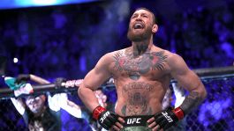 Mma, paura per McGregor: investito in bici da un'auto