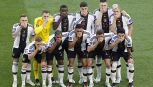Mondiali, la Germania protesta e perde: impresa Giappone (2-1). Neuer senza fascia One Love