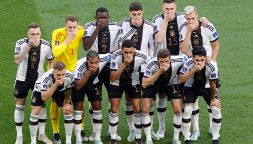 Mondiali Qatar 2022, la protesta della Germania contro la Fifa: i giocatori si sentono zittiti