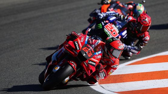 MotoGP, GP Valencia: vince Rins, Pecco Bagnaia è Campione del Mondo