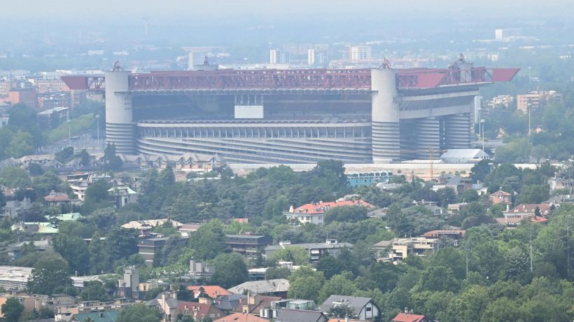 Caos San Siro: Inter e Milan bloccate dal Governo, tifosi scatenati