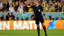 Mondiali, Qatar-Ecuador: Orsato non sbaglia ma sul web non mancano le polemiche