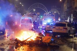 Mondiali Qatar 2022: dopo Marocco-Belgio è guerriglia urbana a Bruxelles, le foto
