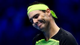 Tennis Australian Open, Nadal annuncia il forfait per un problema muscolare: i tempi di rientro