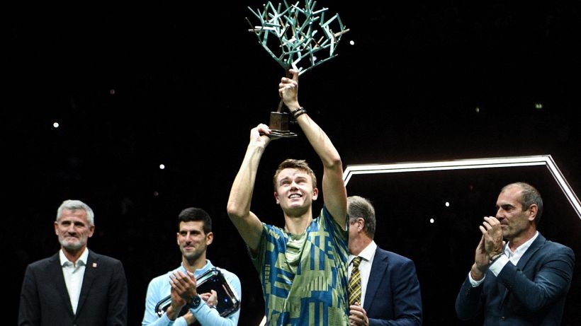 Masters 1000 Parigi-Bercy, vince Rune: battuto Djokovic in tre set