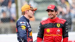 Sprint race, Ferrari: Sainz glaciale su Verstappen, Leclerc ancora stizzito