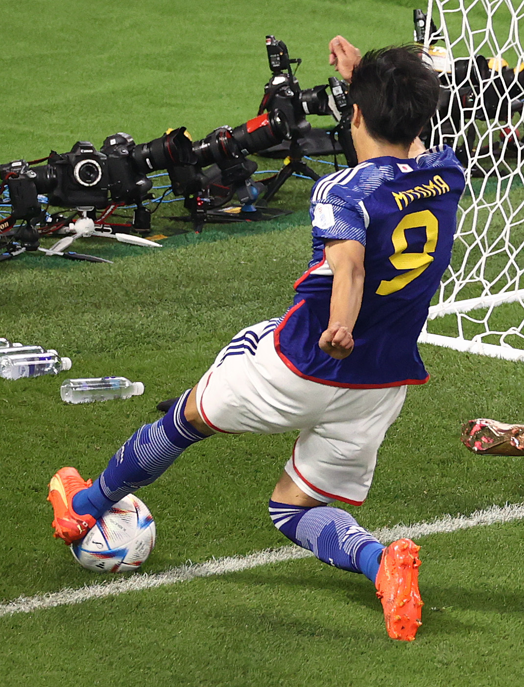 Mondiali, Giappone-Spagna: palla dentro o fuori? Il gol ai raggi X