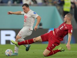 Mondiali, Svizzera avanti tra le tensioni con la Serbia: gesto plateale di Vlahovic, e si sfiora la rissa