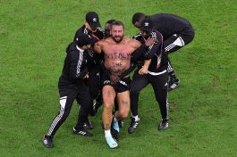 Mondiali, Olanda-Argentina: l'invasione di campo del russo Vitaly Zdorovetskiy