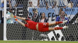 Mondiali: chi è Dibu Martinez, nervi saldi e lingua lunga per portare l'Argentina in semifinale