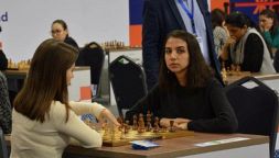La sfida della campionessa Sara Khadim al-Sharia all'Iran: gioca e rifiuta il velo ai Mondiali