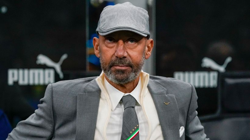 A Londra lo striscione d'incoraggiamento per Vialli: "Forza Luca"