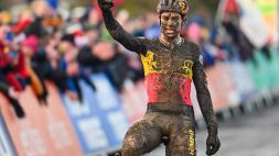 Ciclocross, Van Aert fa l'impresa a Dublino